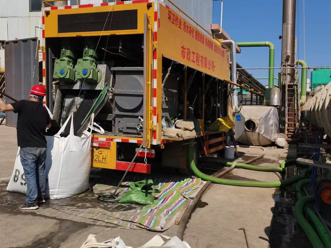 肃北淤泥压干处理